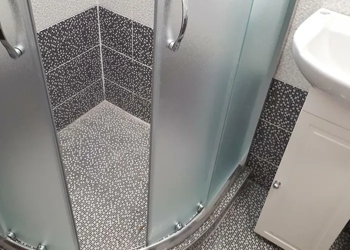 アパート Larissa ポモリエ